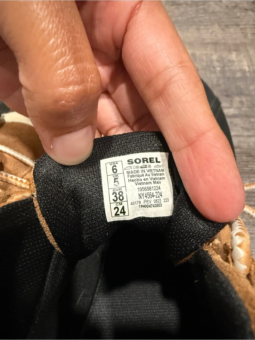 Sorel out n about boots can wear as women’s size 7